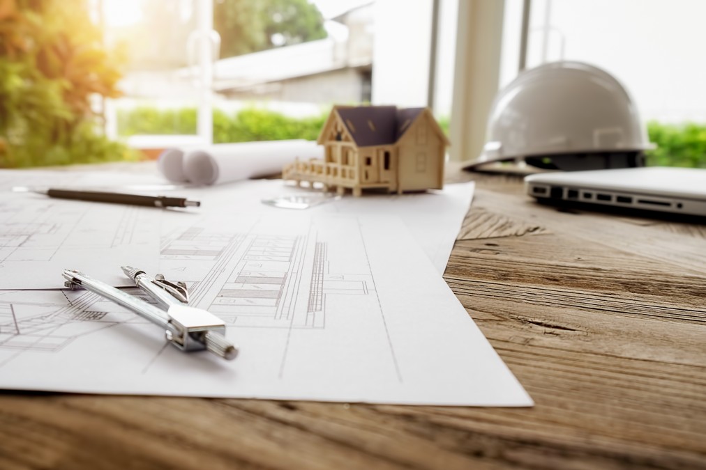 Comprar vivienda sobre plano: riesgos, garantías legales y qué revisar antes de dar la señal
